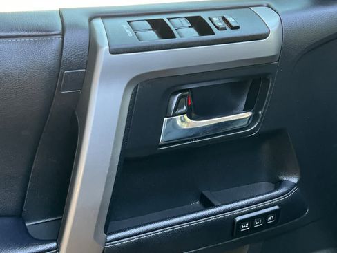 Used 2022 Toyota 4Runner Limited AWD/4WD image 13