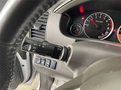 Used 2008 Nissan Pathfinder SE image 13