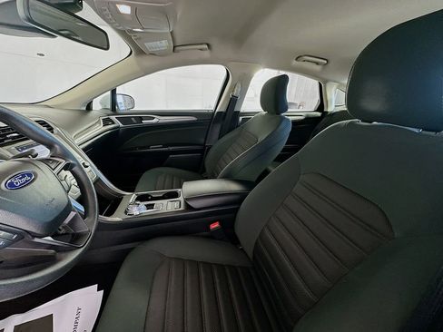 Used 2019 Ford Fusion SE image 20