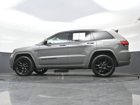 Used 2020 Jeep Grand Cherokee Altitude AWD/4WD image 29
