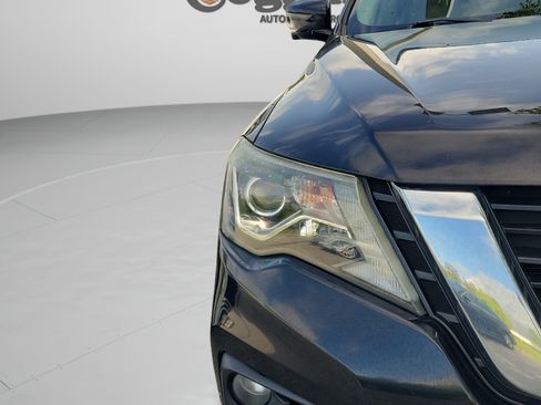 Used 2018 Nissan Pathfinder SL FWD image 14