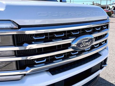Used 2023 Ford F250 Platinum image 29