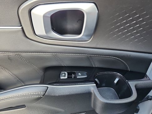 Used 2023 Kia Sorento SX image 28