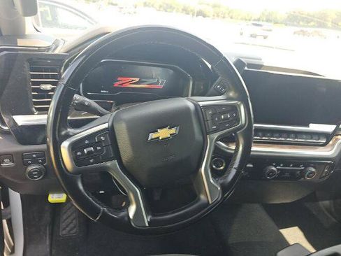 Used 2024 Chevrolet Silverado 2500 LT AWD/4WD image 9