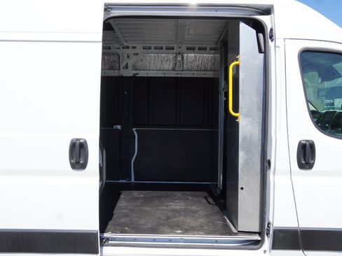 Used 2022 RAM ProMaster 2500 w/ Interior LED Lighting Group image 11