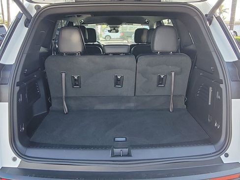 Used 2026 GMC Acadia Elevation w/ Elevation Premium Package FWD image 26