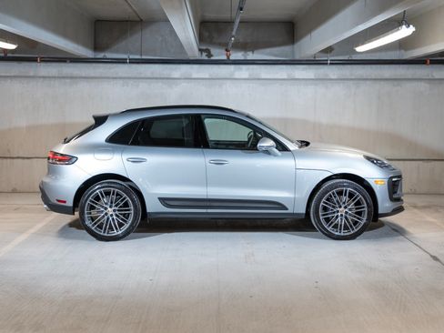 Certified 2026 Porsche Macan AWD/4WD image 8