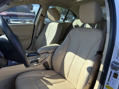 Used 2016 BMW 320i Sedan image 12