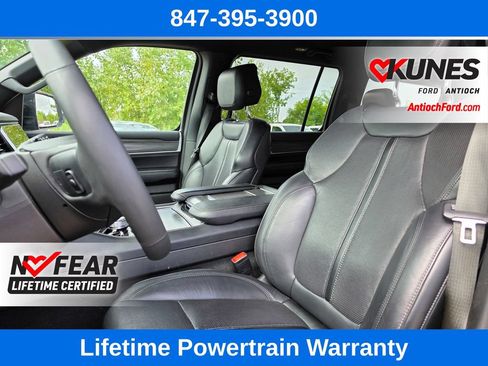 Used 2024 Jeep Wagoneer Series II w/ Flexible Seating Group AWD/4WD image 13