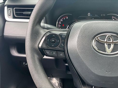 Used 2025 Toyota RAV4 XLE AWD/4WD image 23