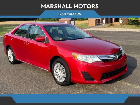 Used 2012 Toyota Camry LE FWD image 1