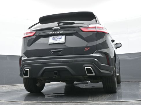 Used 2021 Ford Edge ST image 38