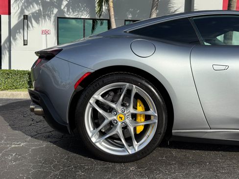 Used 2021 Ferrari Roma RWD image 23