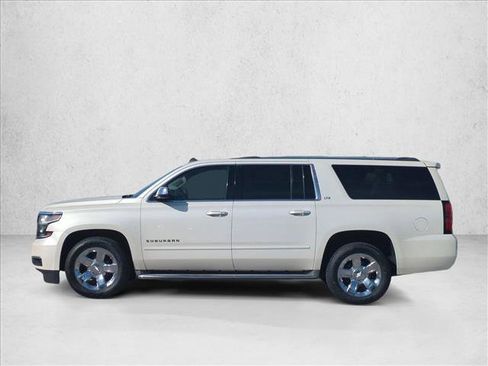 Used 2015 Chevrolet Suburban LTZ RWD image 9