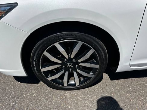 Used 2015 Honda Civic EX-L image 9