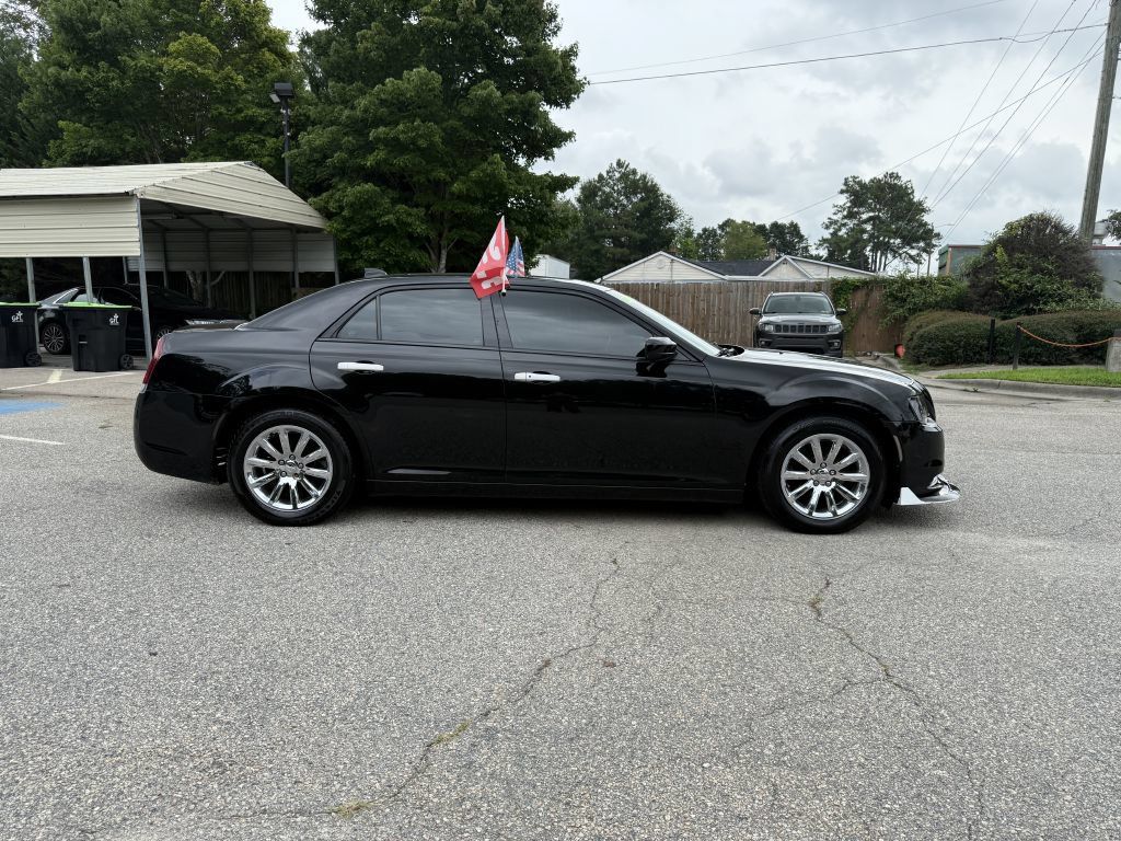 Used 2022 Chrysler 300 S RWD image 4