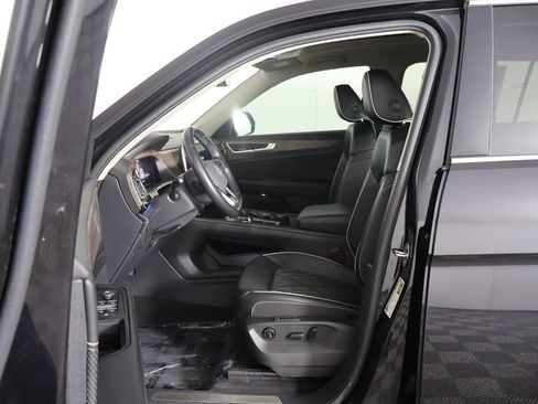 Used 2024 Volkswagen Atlas SEL Premium R-Line AWD/4WD image 31