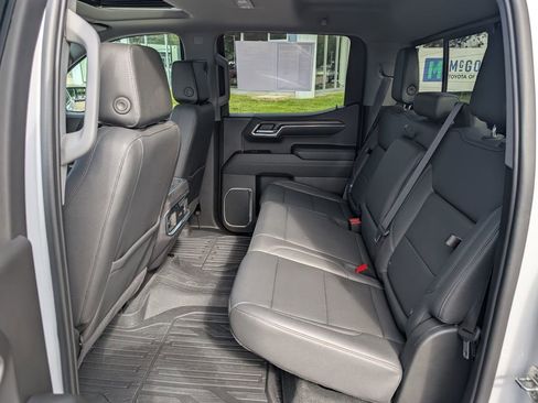 Used 2024 GMC Sierra 1500 SLT w/ SLT Premium Plus Package AWD/4WD image 22