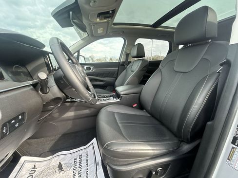 Used 2023 Kia Sorento SX image 17