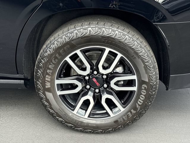 Certified 2024 GMC Yukon AT4 w/ AT4 Premium Plus Package AWD/4WD image 34