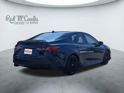 Used 2025 Toyota Camry SE image 5