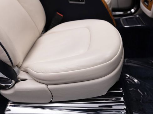 Used 2010 Rolls-Royce Phantom Drophead Coupe image 68