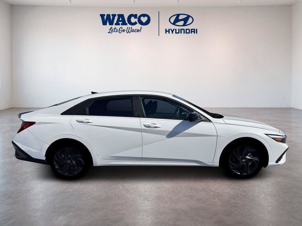New 2026 Hyundai Elantra SEL FWD image 9