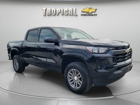 Used 2023 Chevrolet Colorado LT w/ LT Convenience Package AWD/4WD image 8