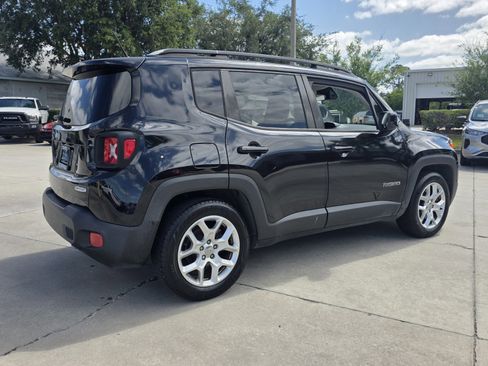 Used 2016 Jeep Renegade Latitude FWD image 5