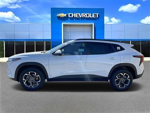 New 2026 Chevrolet Trax LT w/ LT Convenience Package image 6
