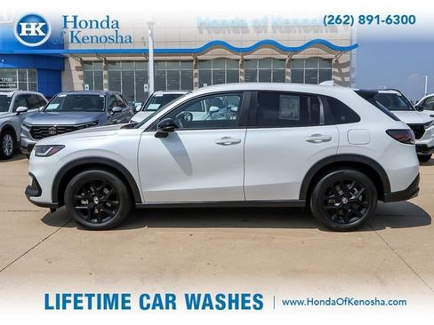 Used 2025 Honda HR-V Sport image 2