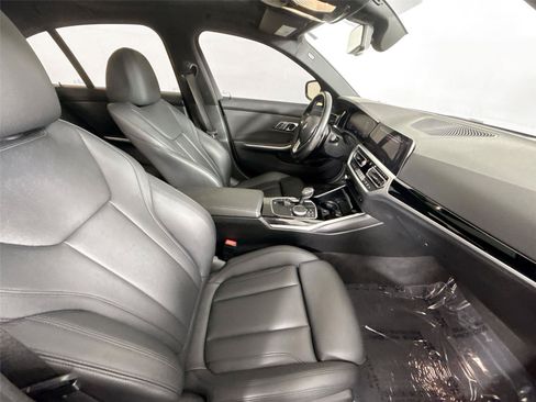Used 2019 BMW 330i xDrive Sedan w/ Convenience Package AWD/4WD image 41
