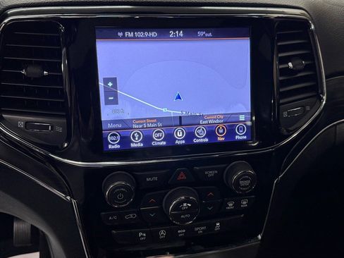 Used 2019 Jeep Grand Cherokee Limited AWD/4WD image 17