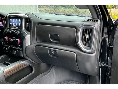 Used 2022 Chevrolet Silverado 1500 LT Trail Boss w/ Convenience Package II AWD/4WD image 16