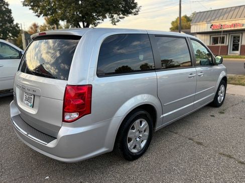 Used 2012 Dodge Grand Caravan SE image 5