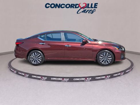 Certified 2023 Nissan Altima 2.5 SV FWD image 8
