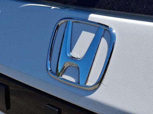 Certified 2025 Honda Pilot Touring image 30