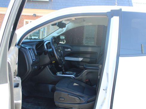 Used 2021 Chevrolet Colorado LT w/ Fleet Safety Package RWD image 8