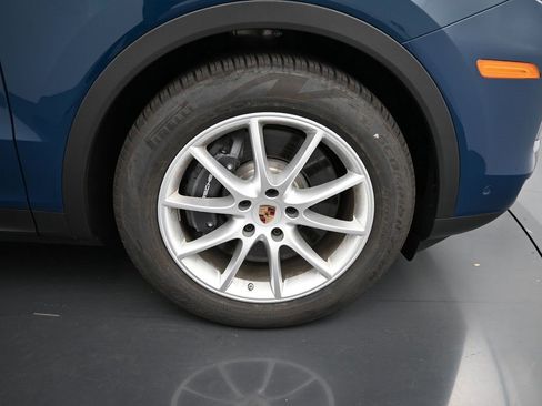 Used 2025 Porsche Cayenne E-Hybrid Coupe image 12