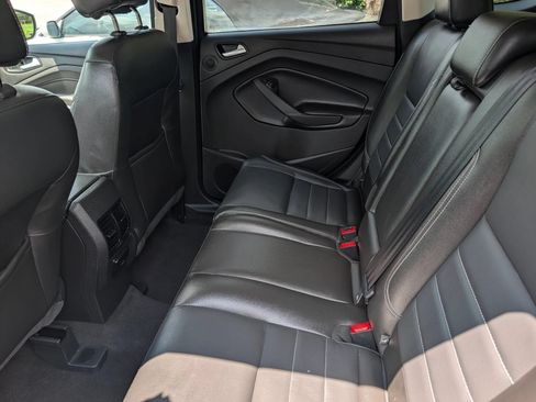 Used 2015 Ford Escape Titanium w/ Equipment Group 301A FWD image 9