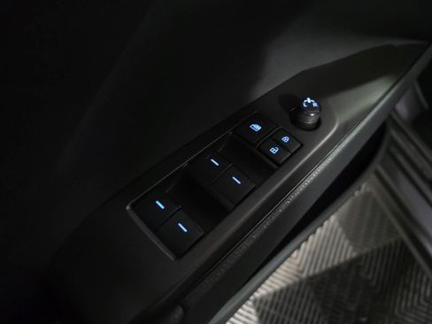 Used 2021 Toyota Camry SE w/ Carpet Mat Package (TMS) image 28