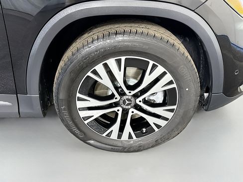 Used 2025 Mercedes-Benz GLA 250 4MATIC image 32