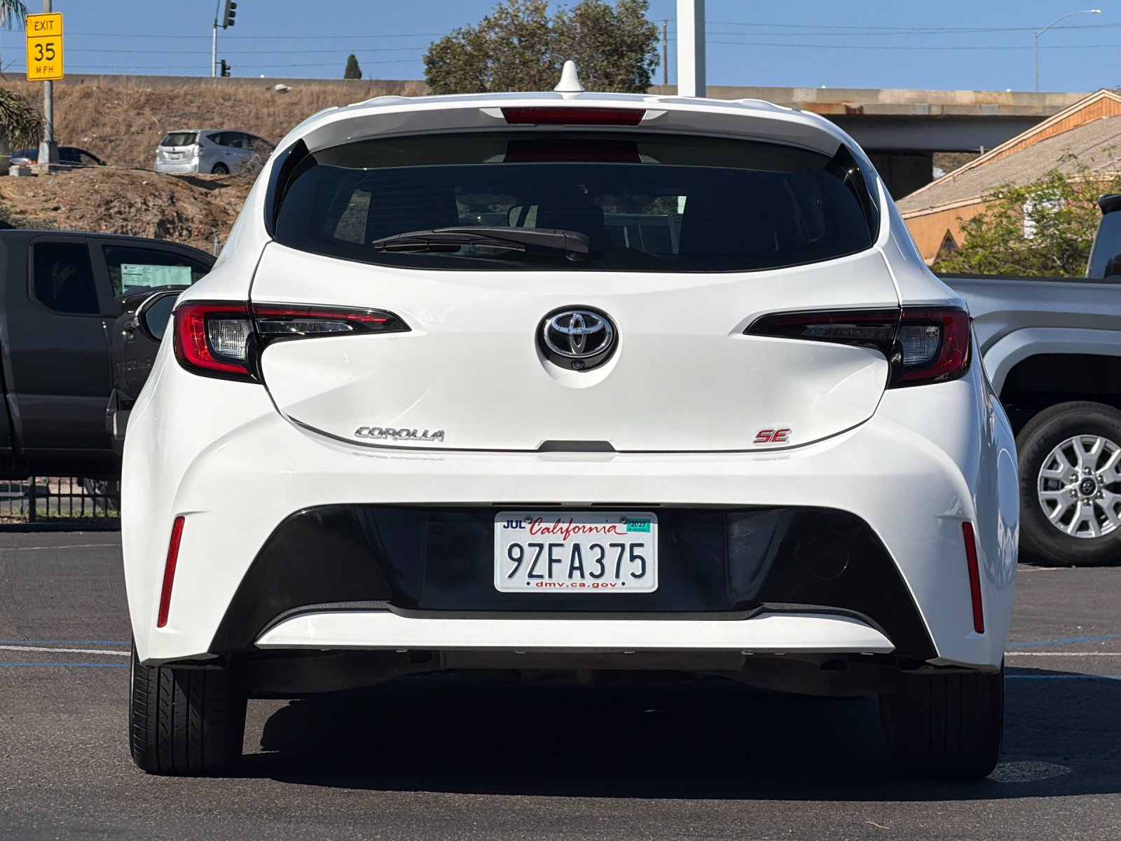 Used 2023 Toyota Corolla SE FWD image 4