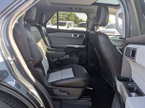 Certified 2022 Ford Explorer XLT w/ Equipment Group 202A RWD image 28