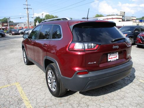 Used 2019 Jeep Cherokee Latitude Plus w/ Comfort/Convenience Group AWD/4WD image 2