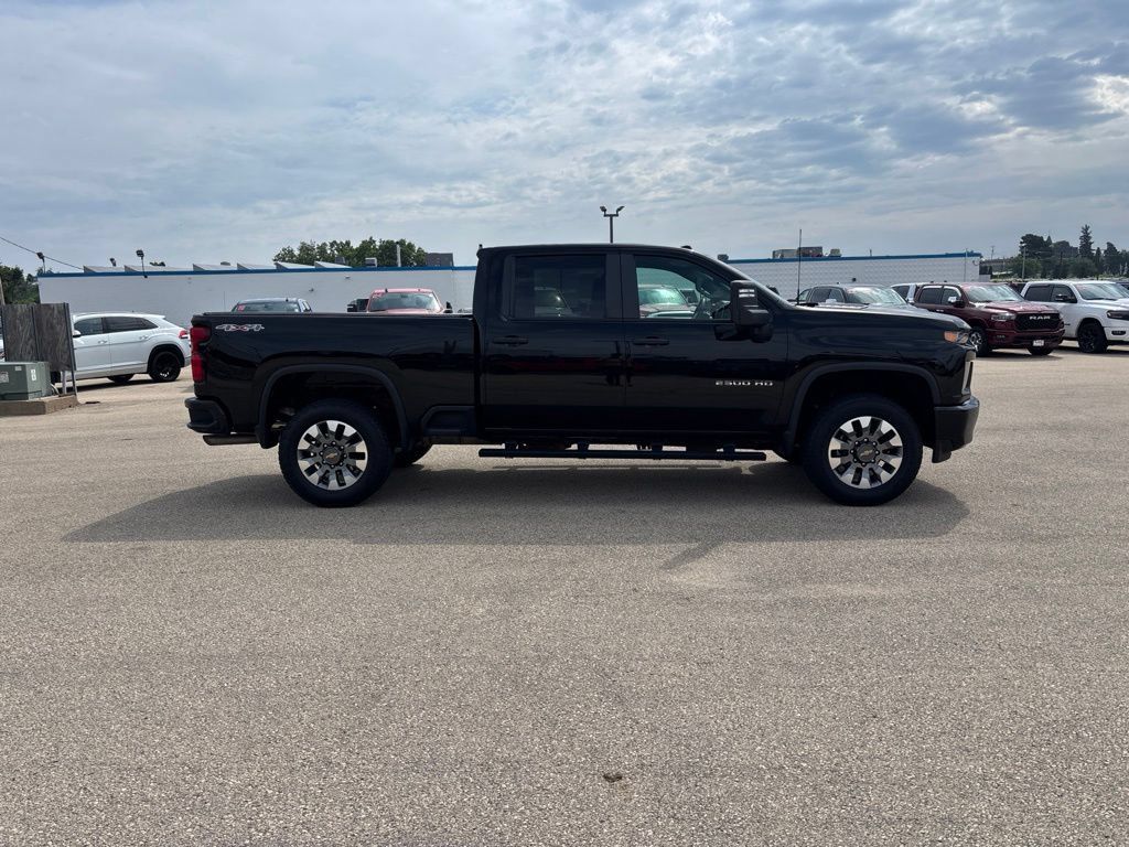 Used 2022 Chevrolet Silverado 2500 Custom w/ Custom Value Package AWD/4WD image 6