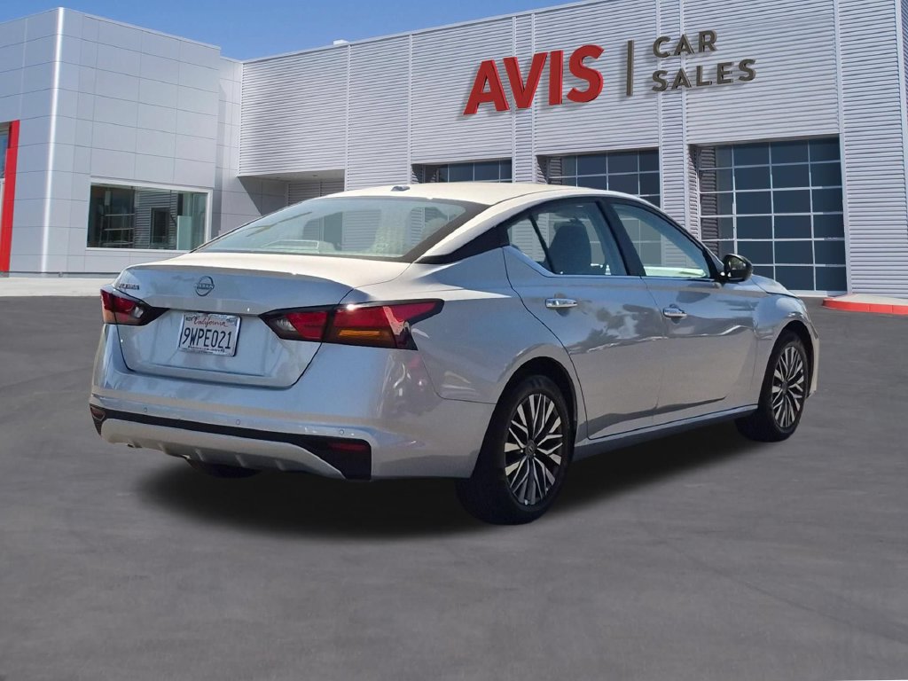 Used 2025 Nissan Altima 2.5 SV FWD image 6