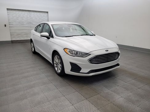 Used 2019 Ford Fusion SE FWD image 13