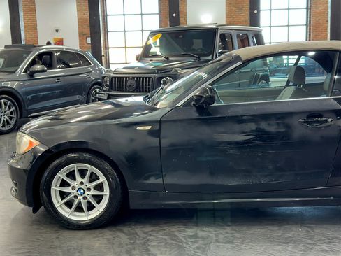 Used 2011 BMW 128i Convertible image 21