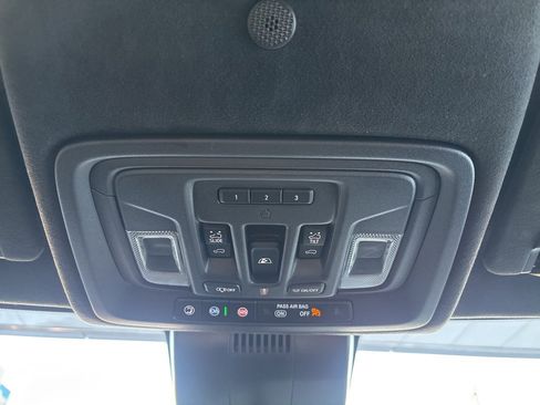 Used 2024 GMC Sierra 1500 Denali Ultimate image 28